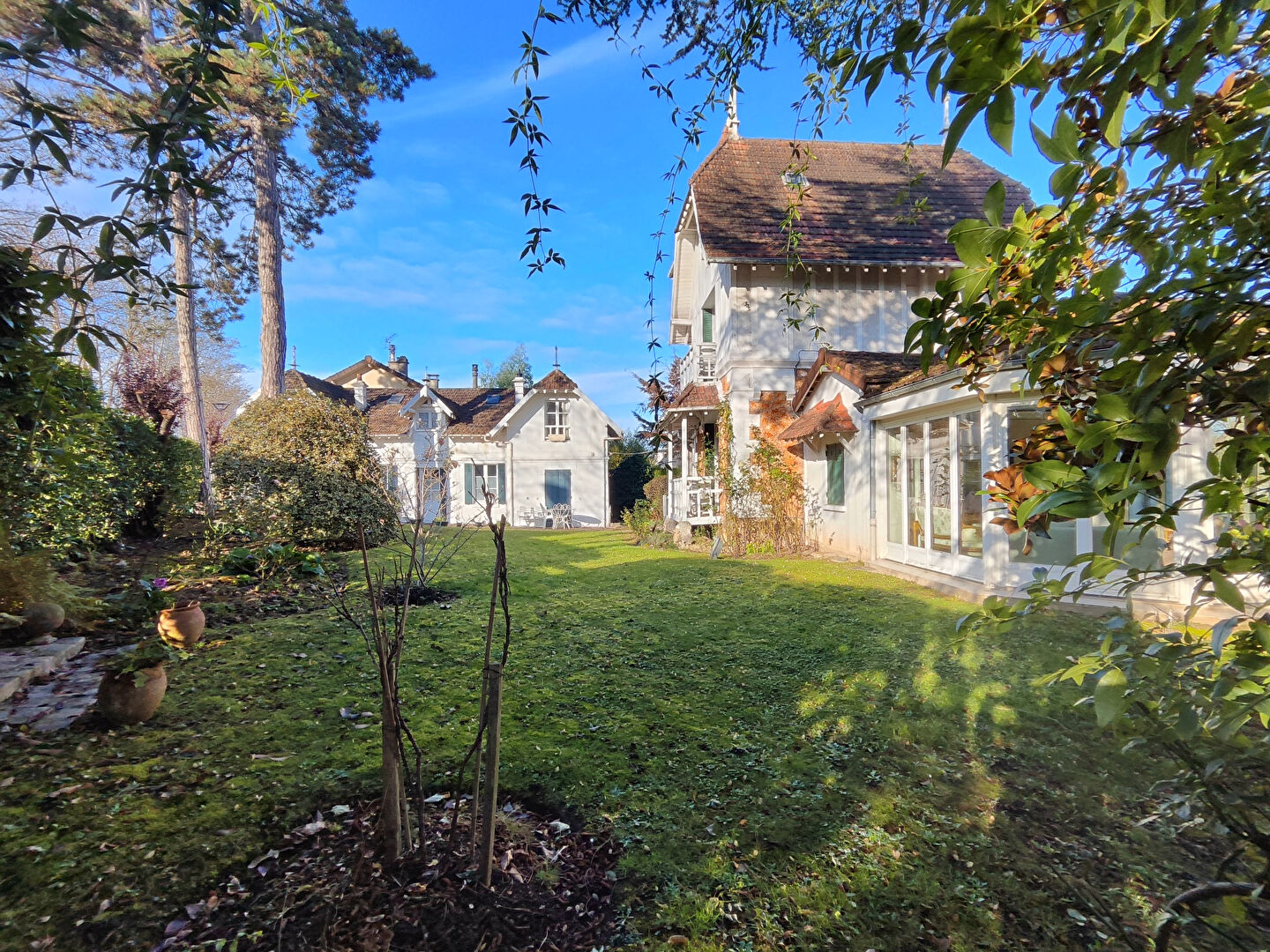 Photo Ensemble de deux maisons anciennes de caractère image 3/6