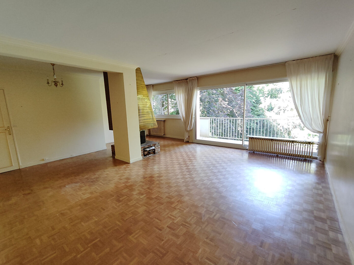 Photo Vaste Appartement  5 pièces sans vis-à-vis image 2/6