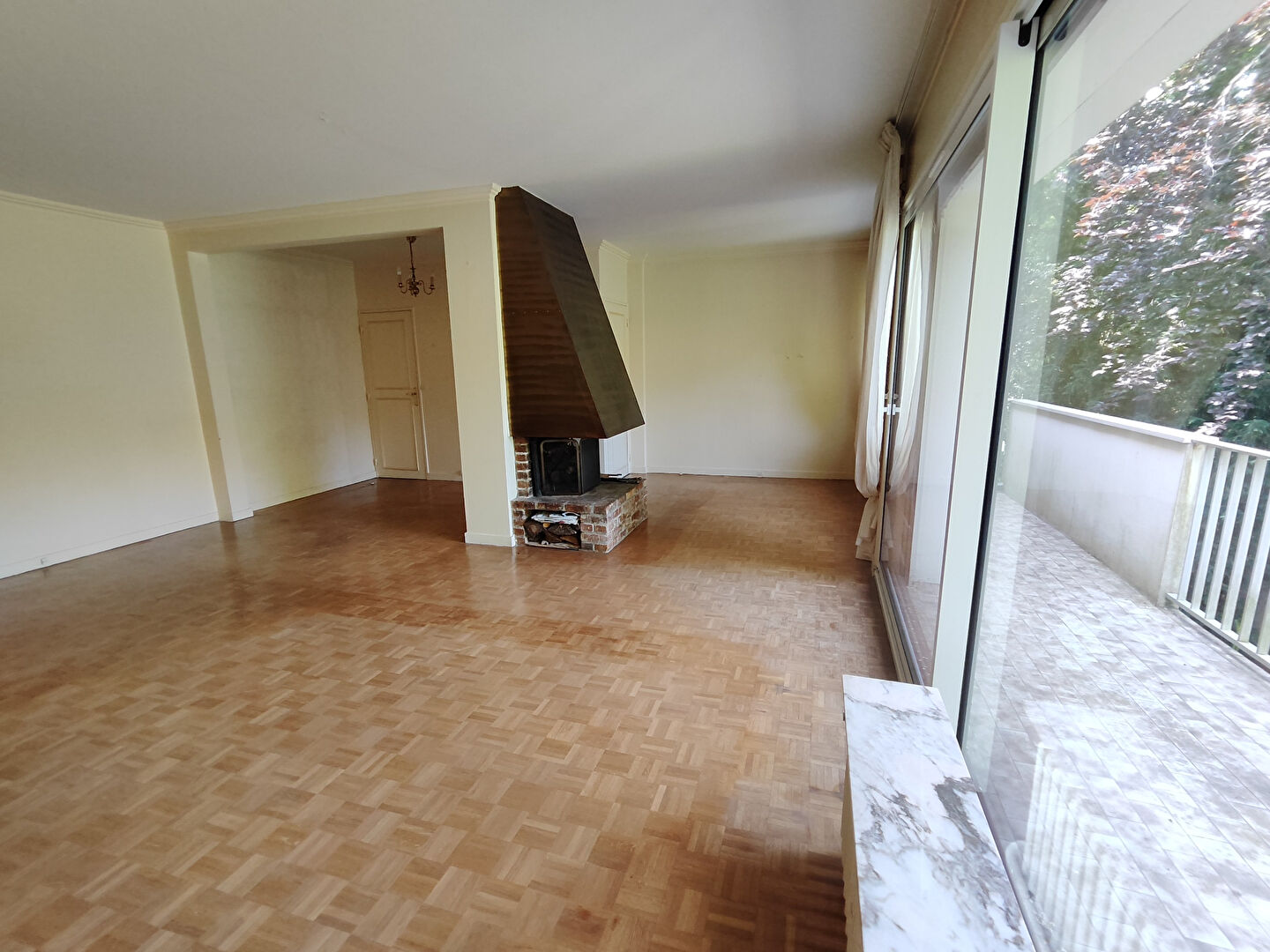 Photo Vaste Appartement  5 pièces sans vis-à-vis image 3/6