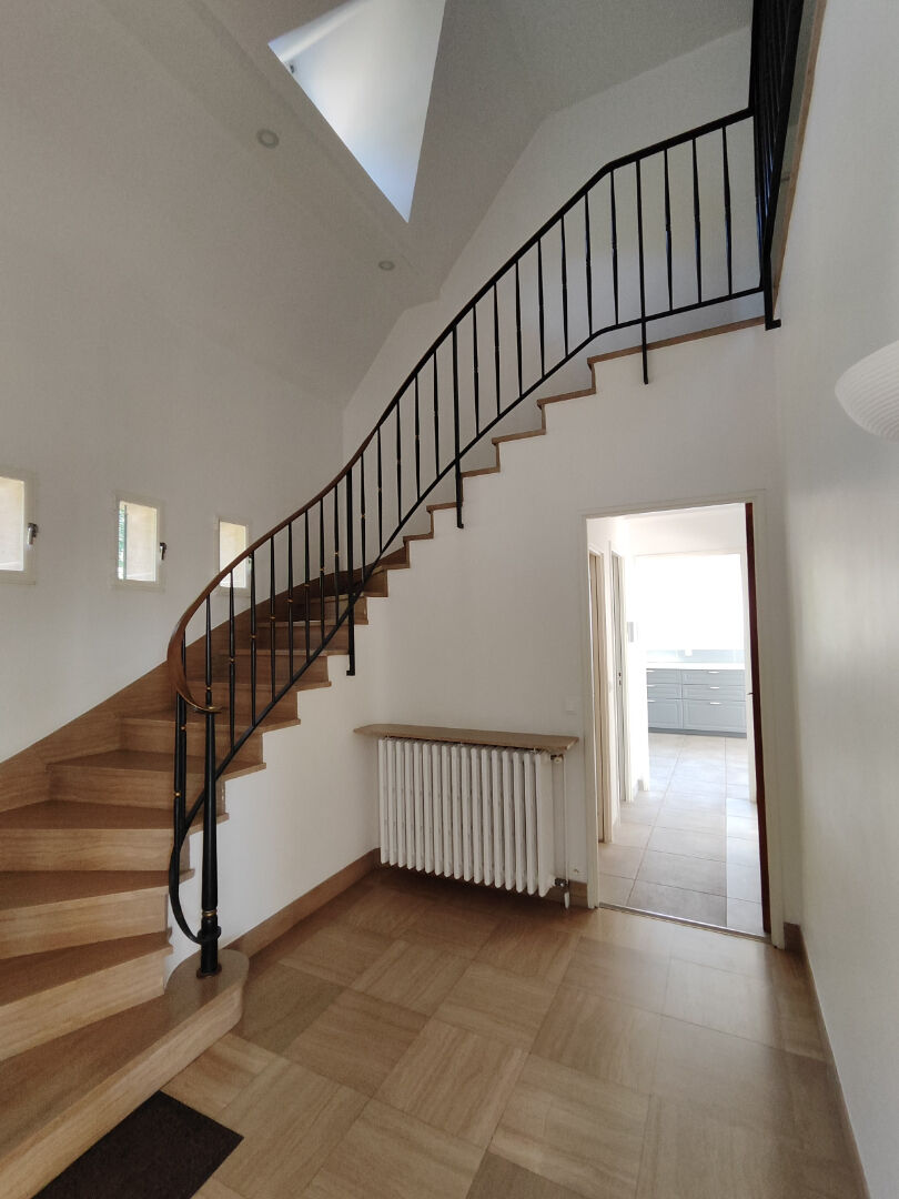 Photo Spacieuse Villa en bordure de forêt, au calme image 4/6