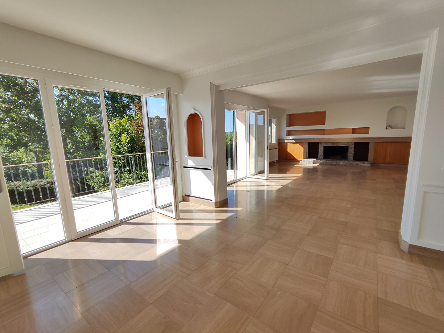 Photo Spacieuse Villa en bordure de forêt, au calme image 5/6