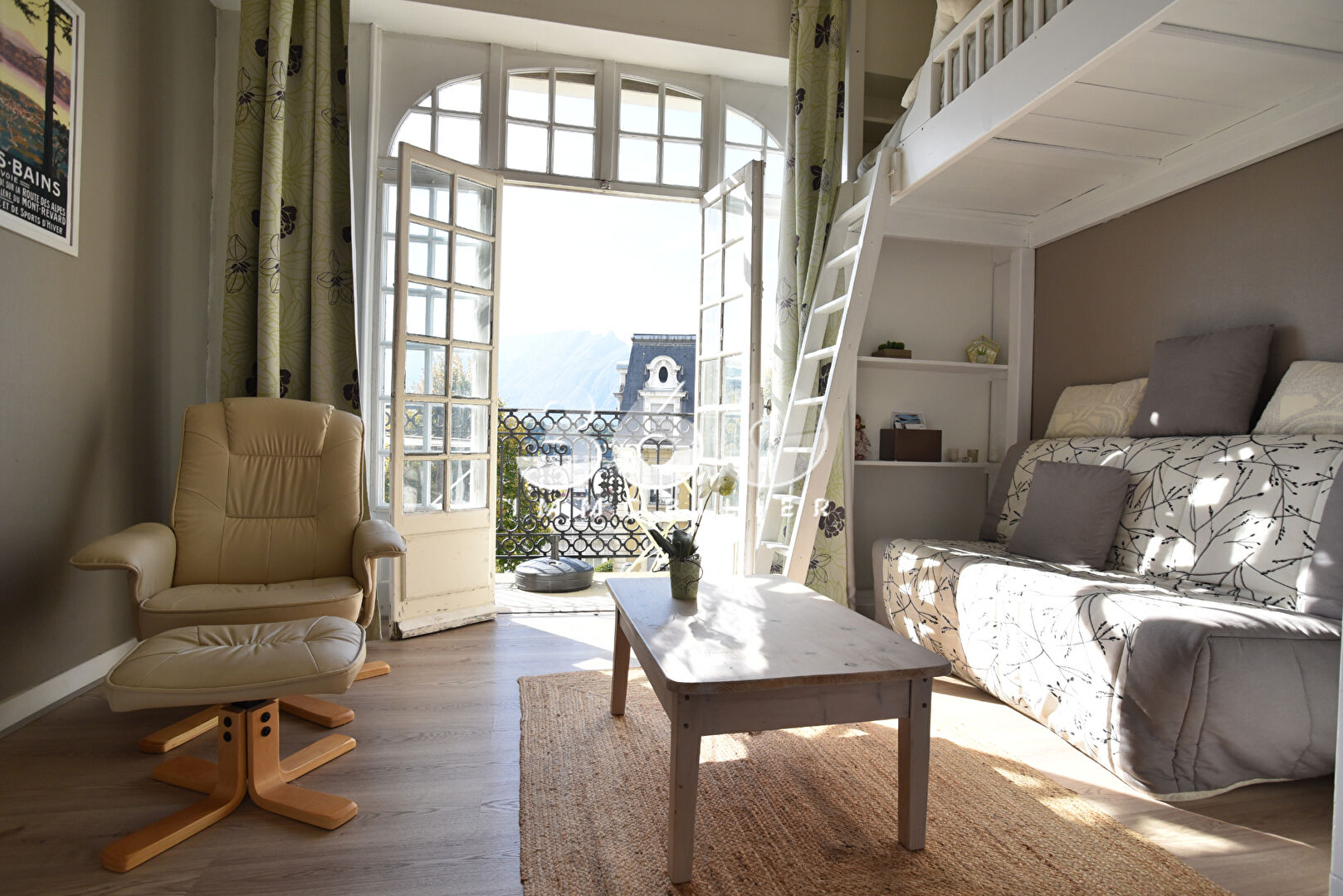 T1 centre ville avec balcon et parking