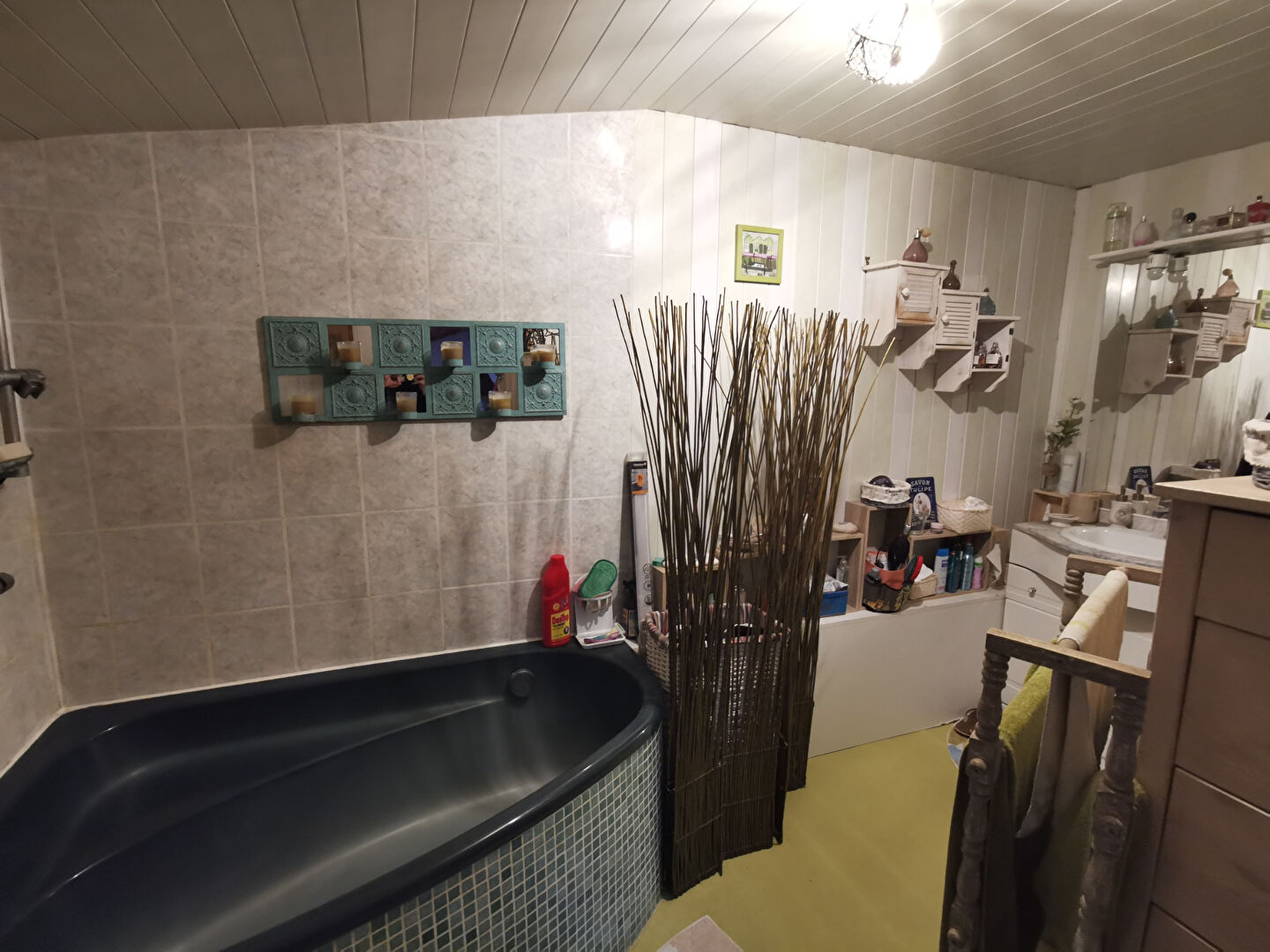 Photo SAINT JEAN D'ANGELY - Immeuble mixte de 280m² à réaménager et rénover. image 6/6