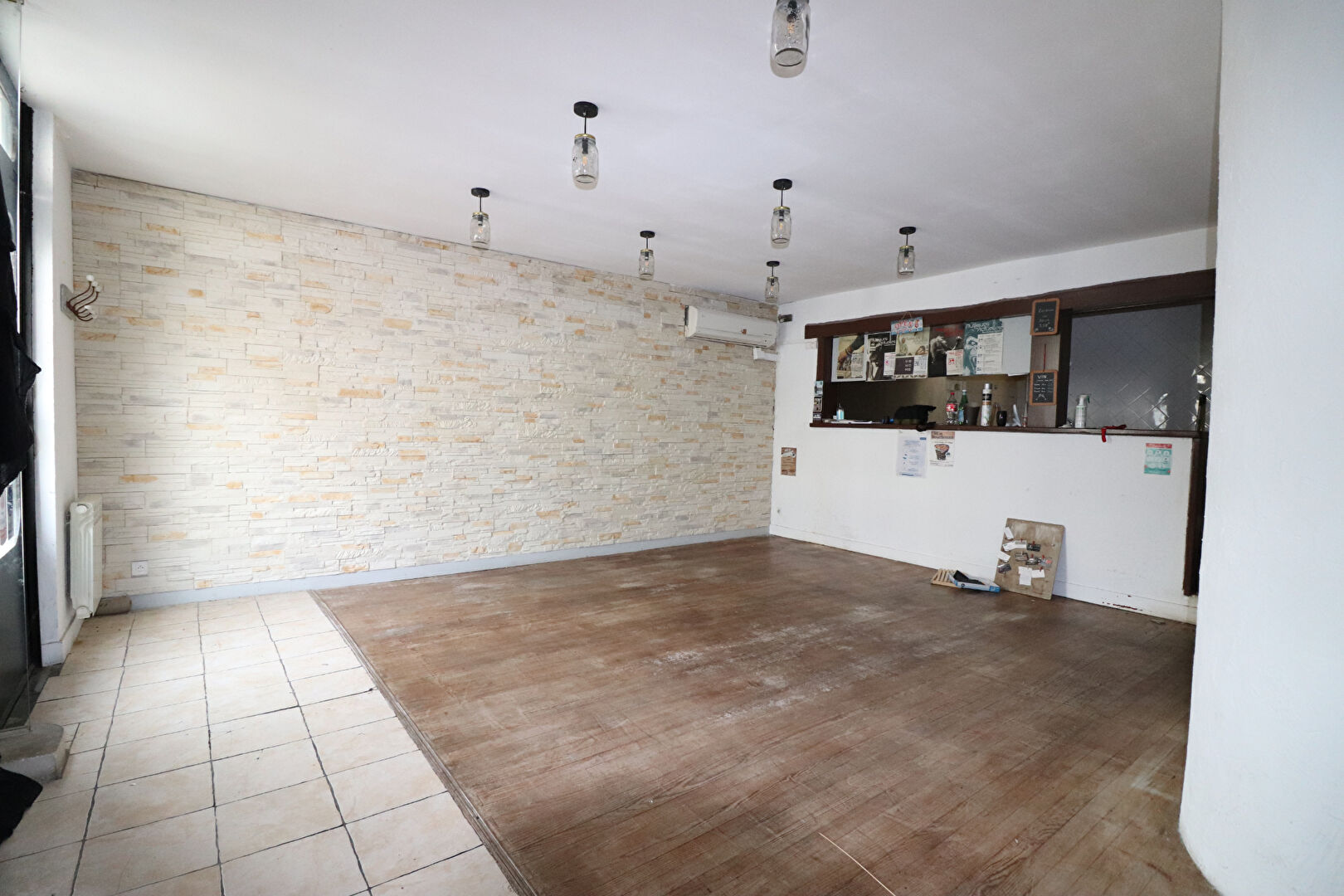 Photo ROCHEFORT - Local commercial de 55m² plus cave de 40m² image 2/6