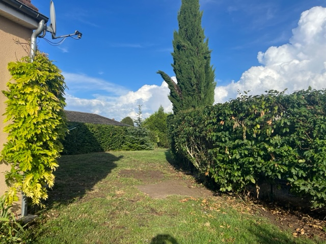 Photo CRESPIERES - CENTRE VILLAGE image 2/6