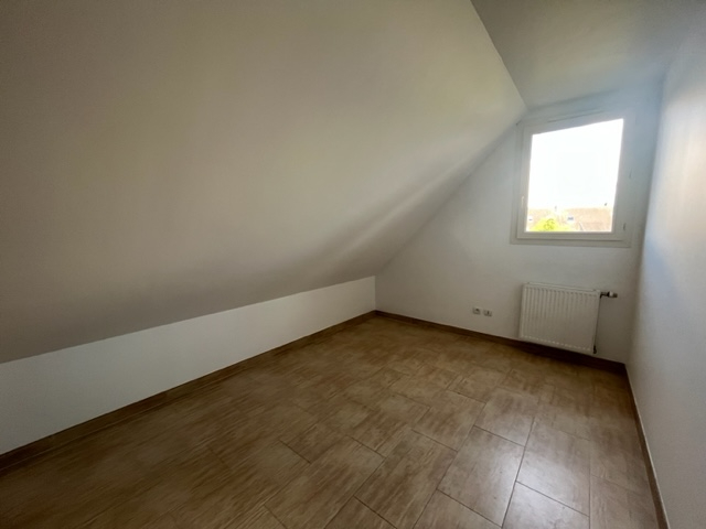 Photo CRESPIERES - CENTRE VILLAGE image 6/6