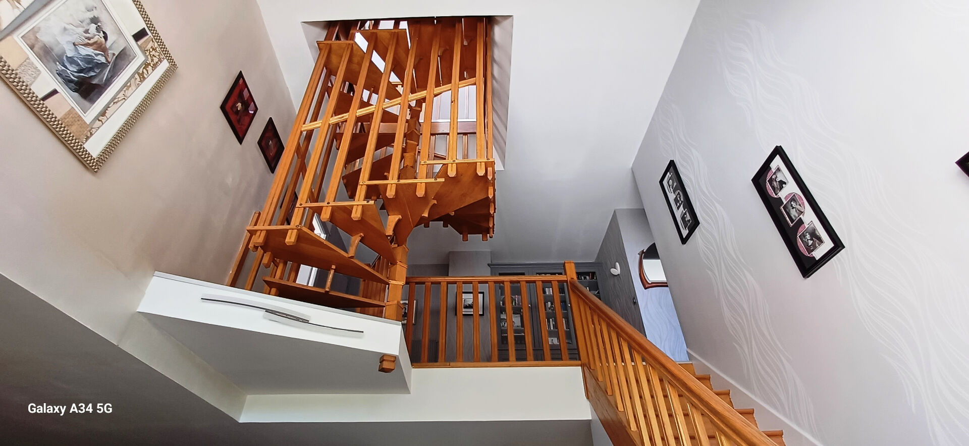 Photo CRESPIERES VILLAGE image 5/6