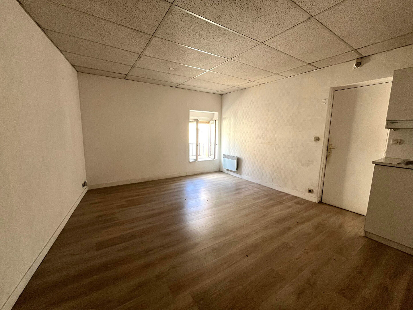 Photo LOCAL COMMERCIAL - CENTRE CRESPIERES image 2/6