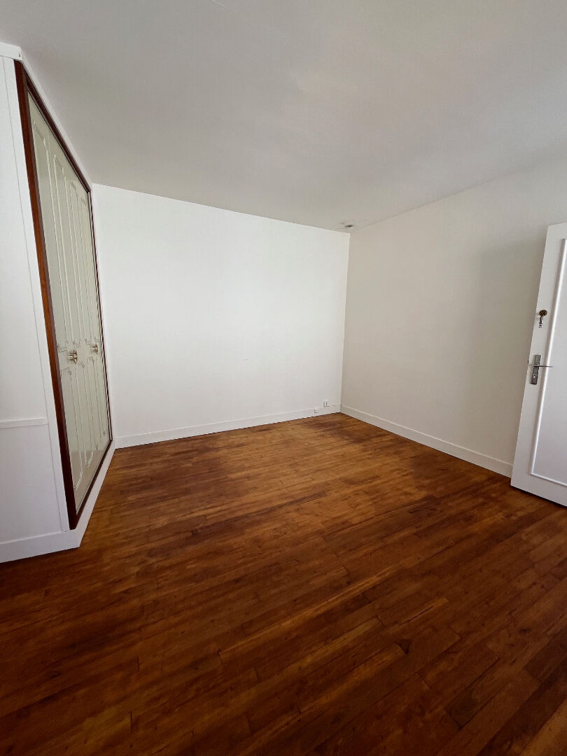 Photo CRESPIERES - CENTRE VILLAGE image 4/4