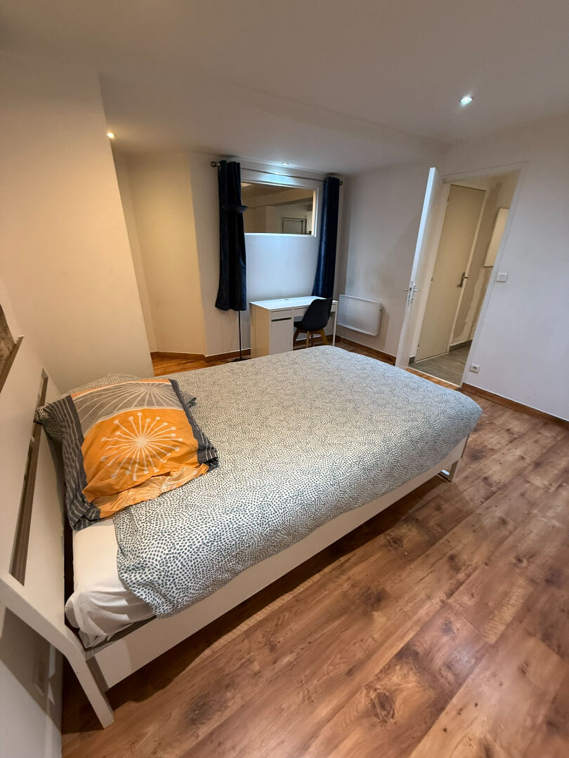 A louer chambre meublée en colocation T5 Marseille 13003