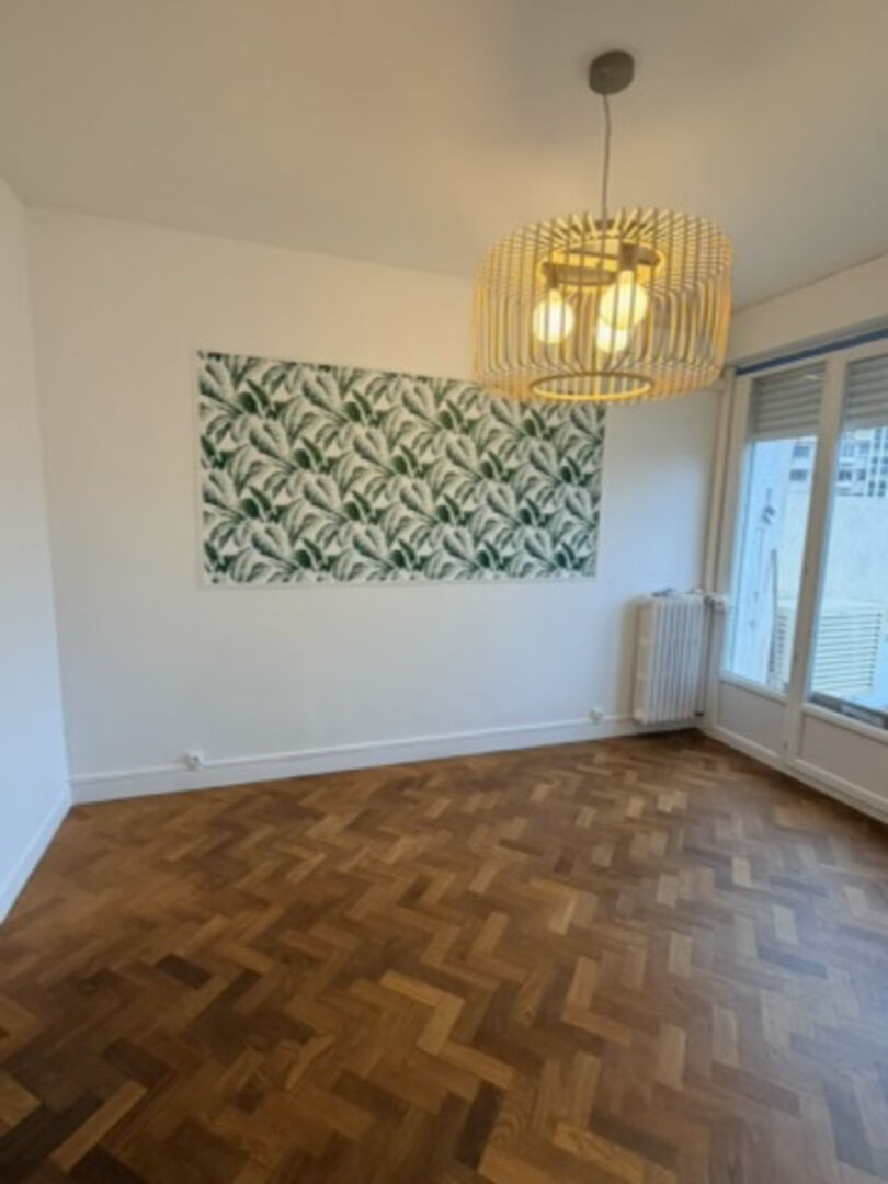 Photo T2 meublé rénové  Marseille 2éme - Square Protis image 4/6