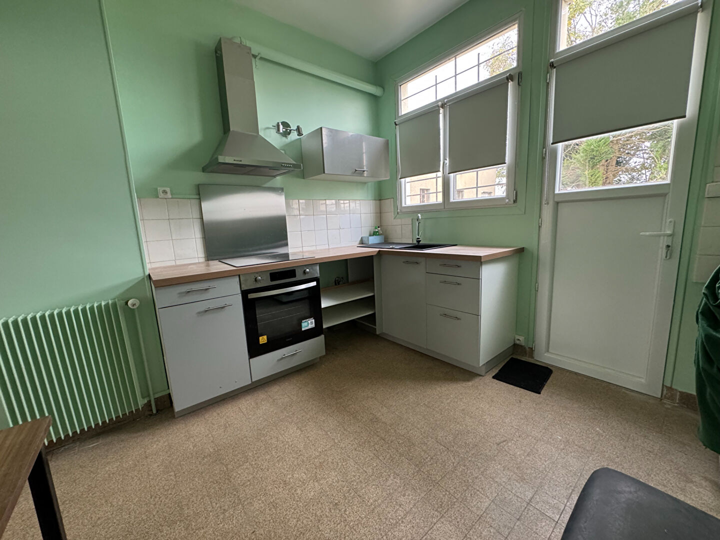 Photo Local professionnel sur 3 niveaux (poss. habitation) - 76300 SOTTEVILLE LES ROUEN image 2/3