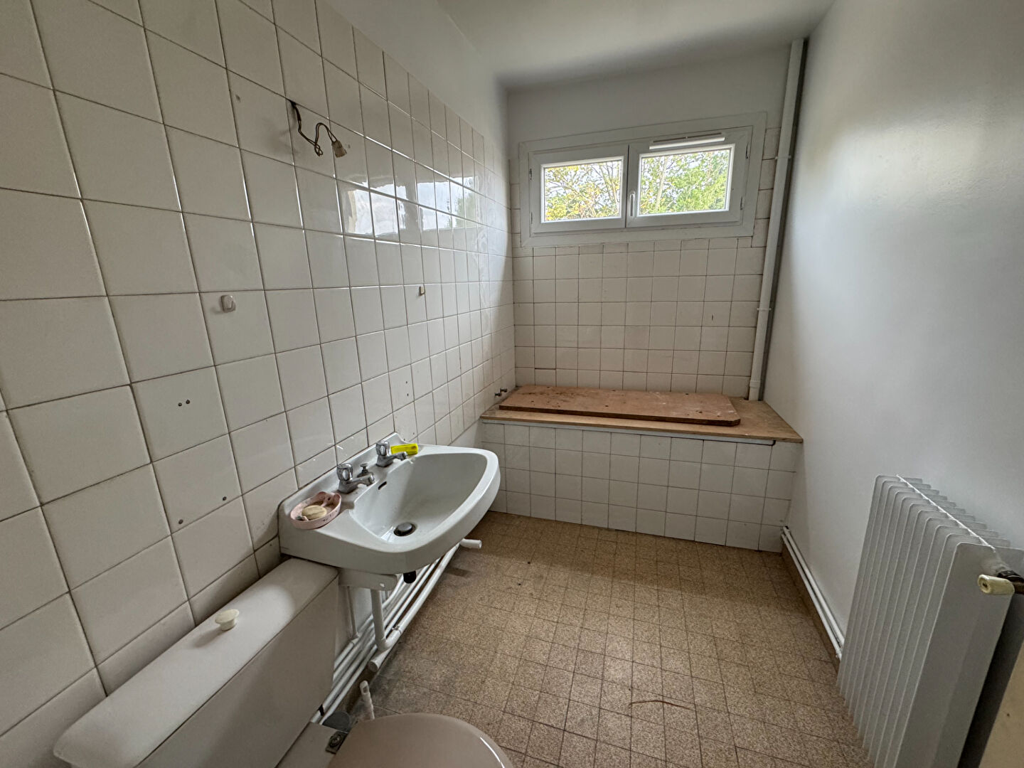 Photo Local professionnel sur 3 niveaux (poss. habitation) - 76300 SOTTEVILLE LES ROUEN image 3/3