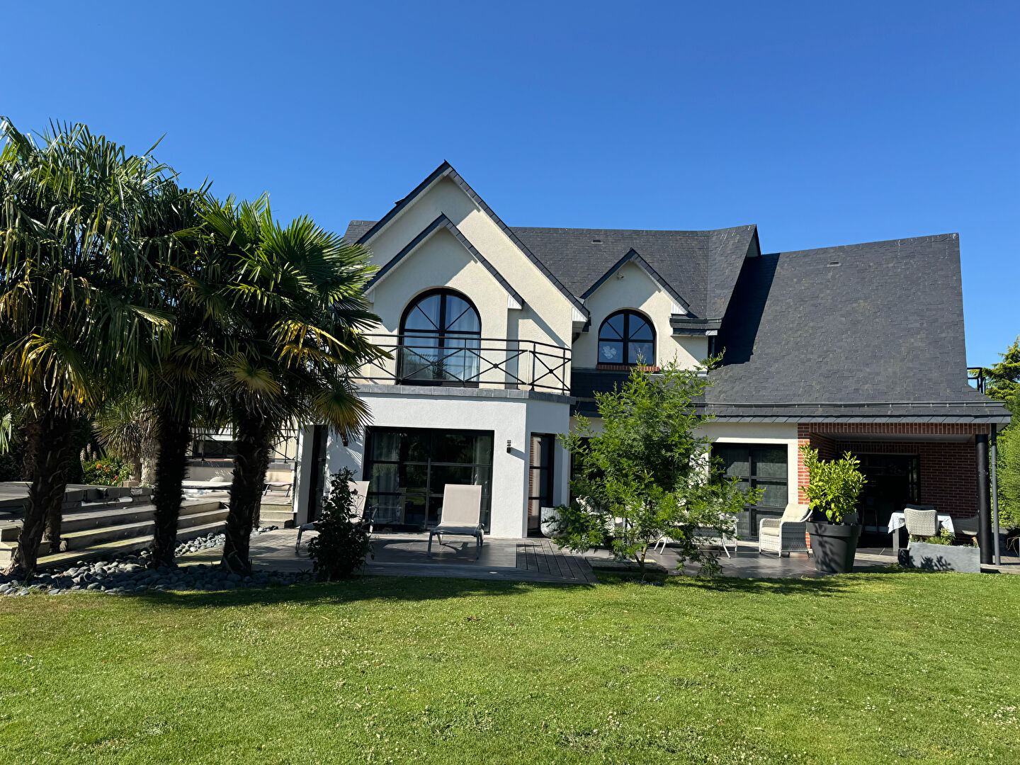 Maison Franqueville Saint Pierre 6 pièce(s) 250 m2