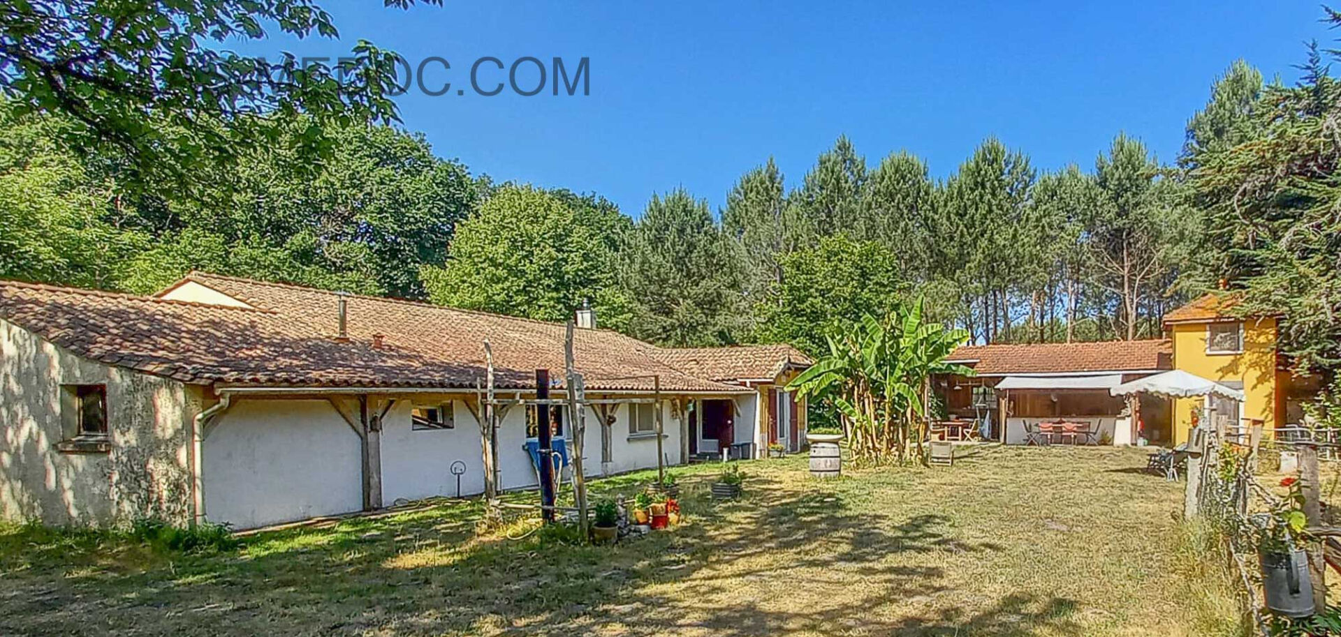 Photo MAISON VENDAYS MONTALIVET - 5 pièce(s) - 124 m2 + garage + dépendance image 1/6