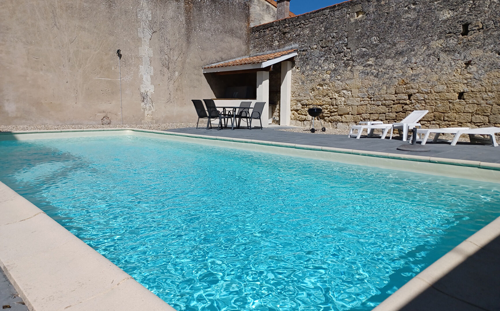 Photo Maison Saint Vivien De Medoc 7 pièce(s) 200 m2 - piscine et cave image 3/6