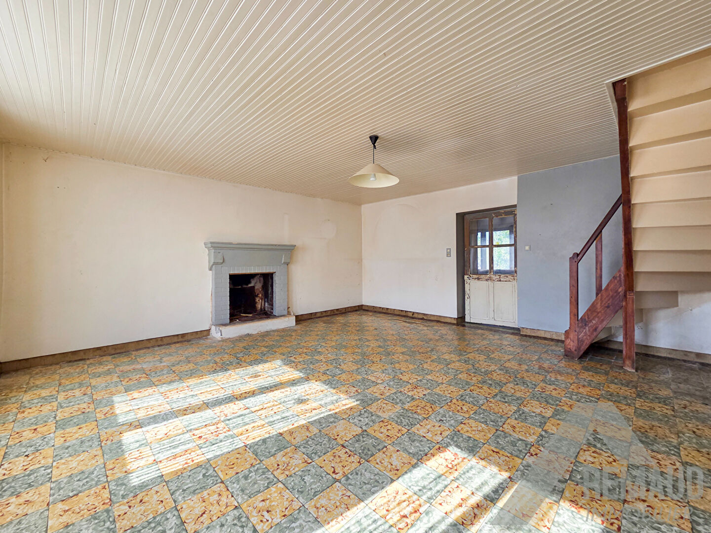 Photo Maison à rénover de 66 m² sur 550 m² de terrain image 2/6