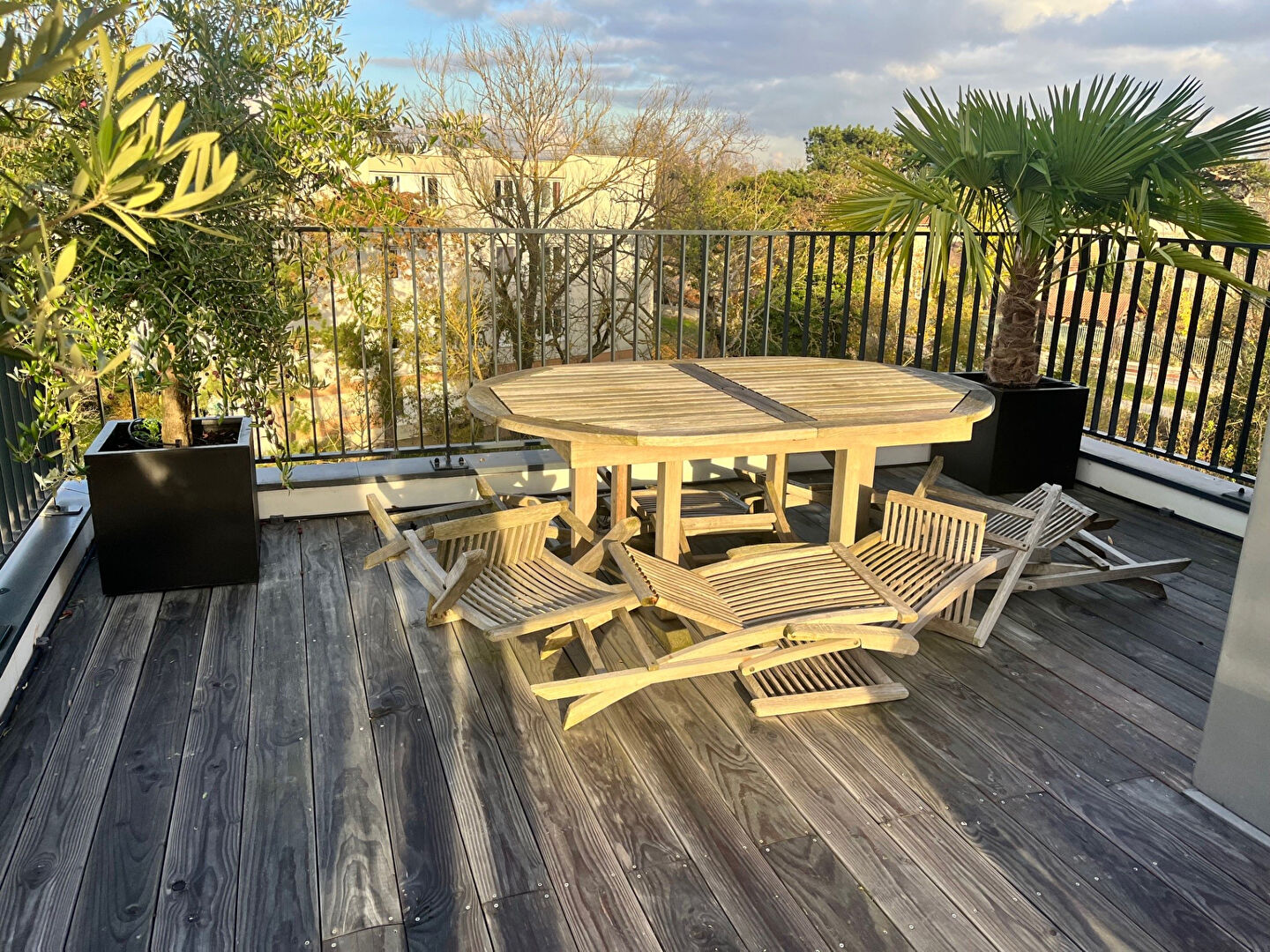 Photo PENTHOUSE meublé  Le Vésinet- 4 /5 pièces - Duplex 100 m2  avec terrasses image 4/6