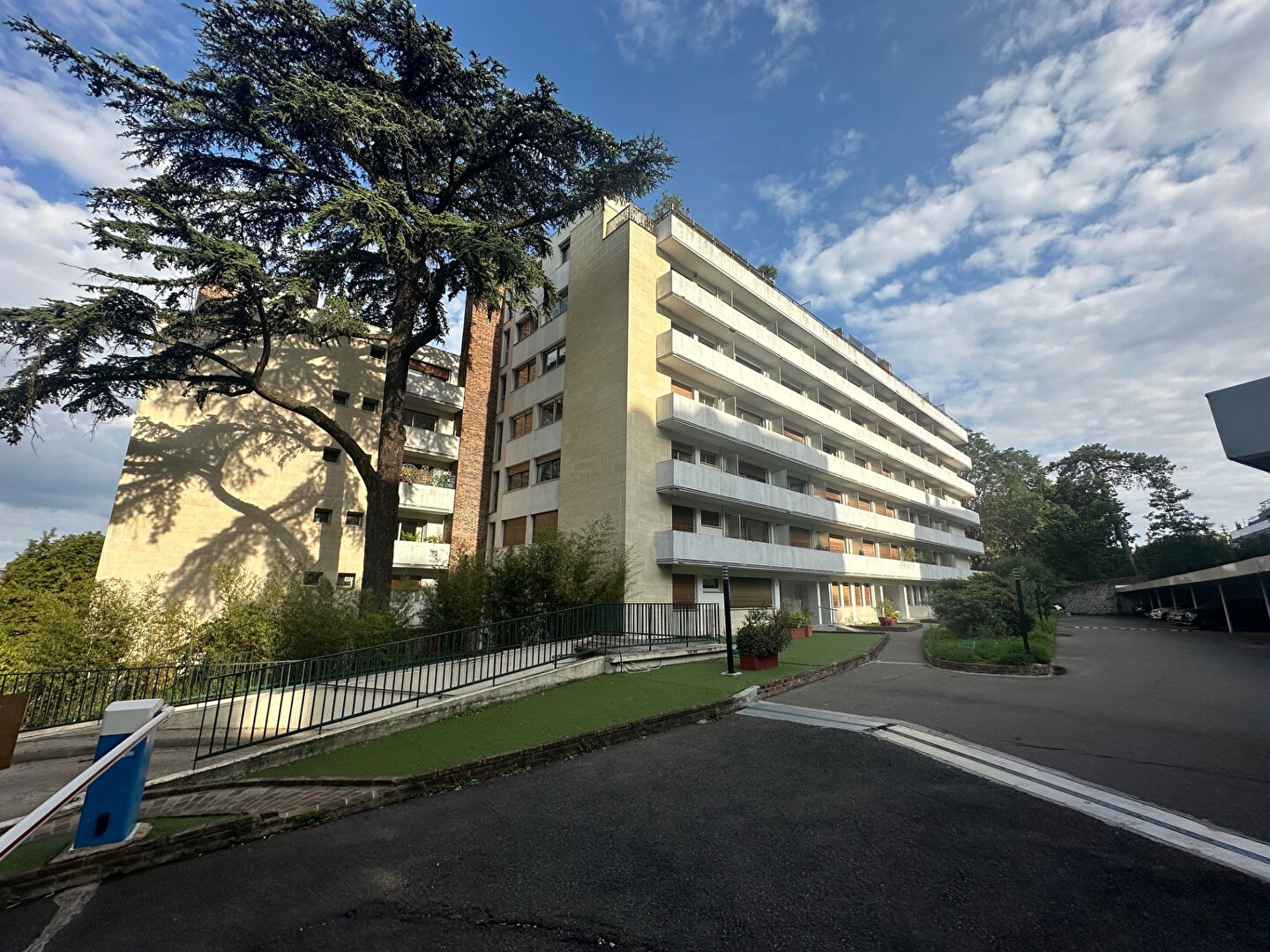 Agence immobilière de AGENCE DU VILLAGE Croissy sur seine