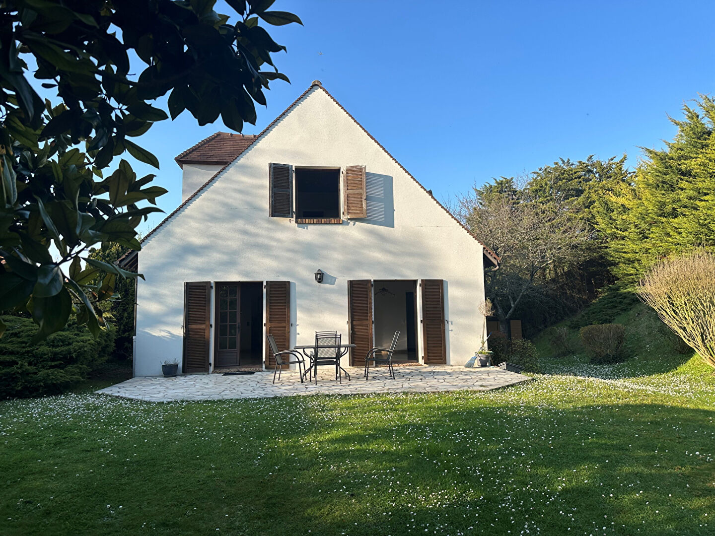 Agence immobilière de AGENCE DU VILLAGE Croissy sur seine