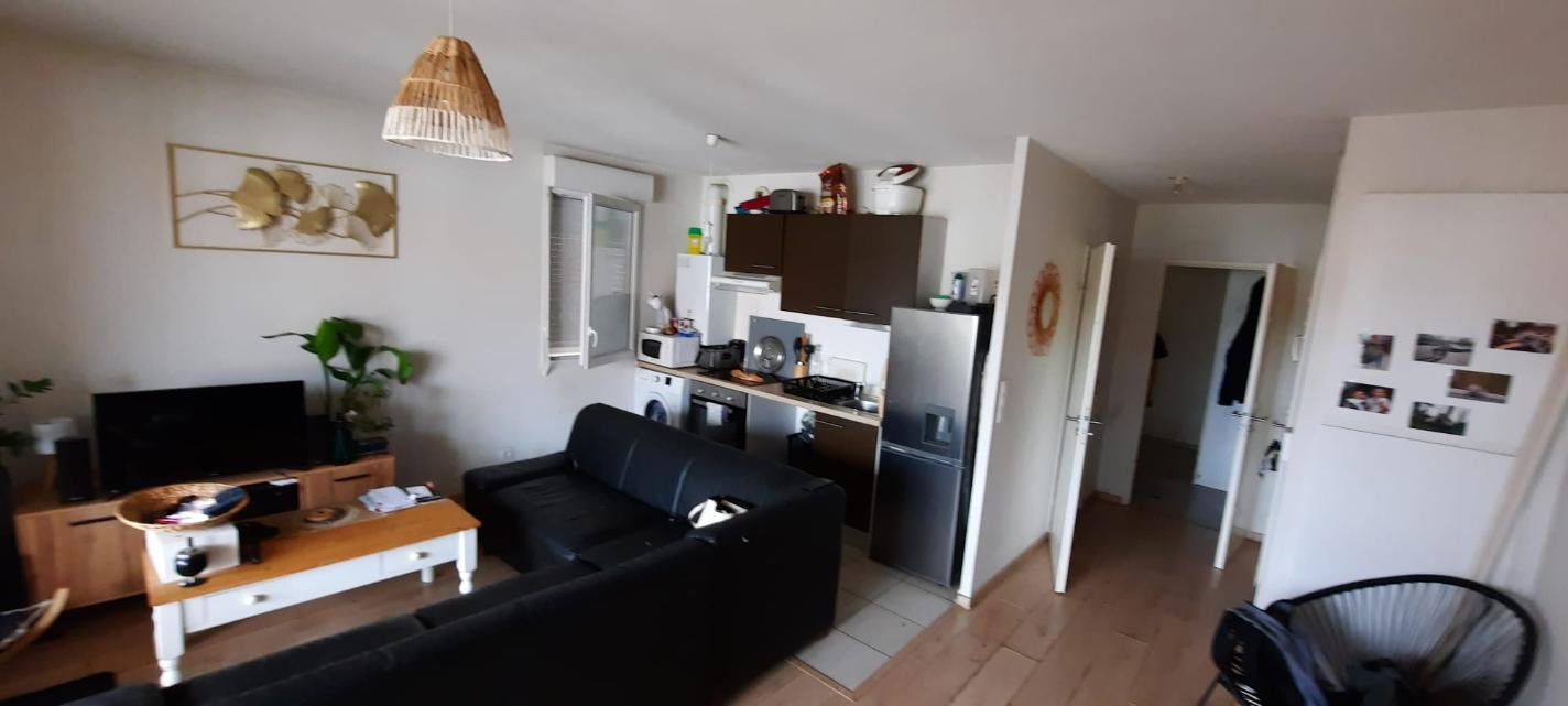 Photo Exclusivité-T2 avec ascenseur et Terrasse-+ garage image 3/6