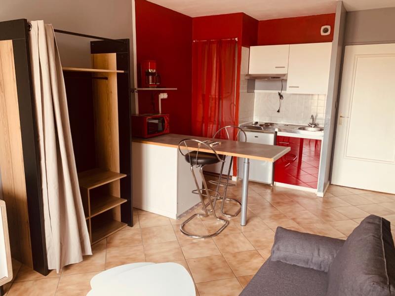 STUDIO meublé  NARBONNE  terrasse et parking