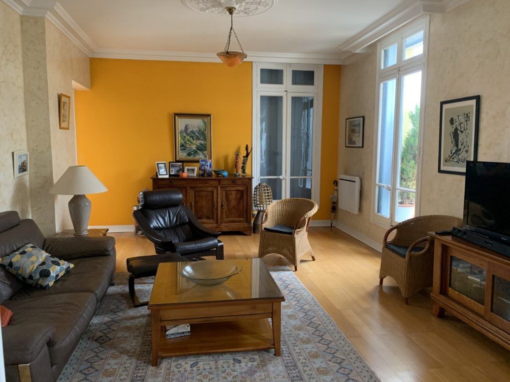 Appartement Narbonne 4 pièce(s) 104000 m2