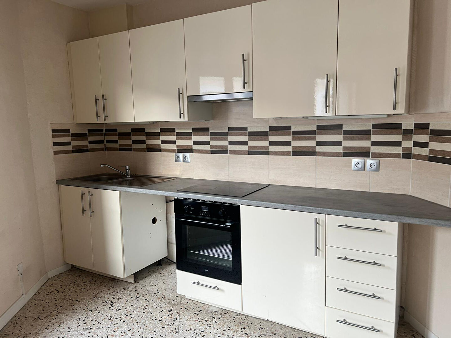 Photo Immeuble Narbonne 240 m2 image 2/6