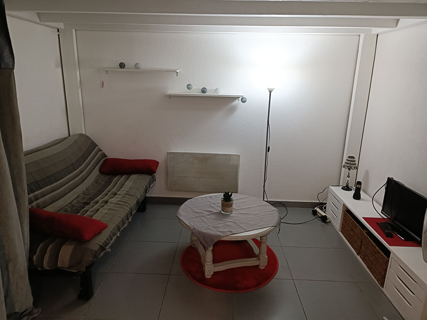 Photo APPARTEMENT MEUBLE image 1/6
