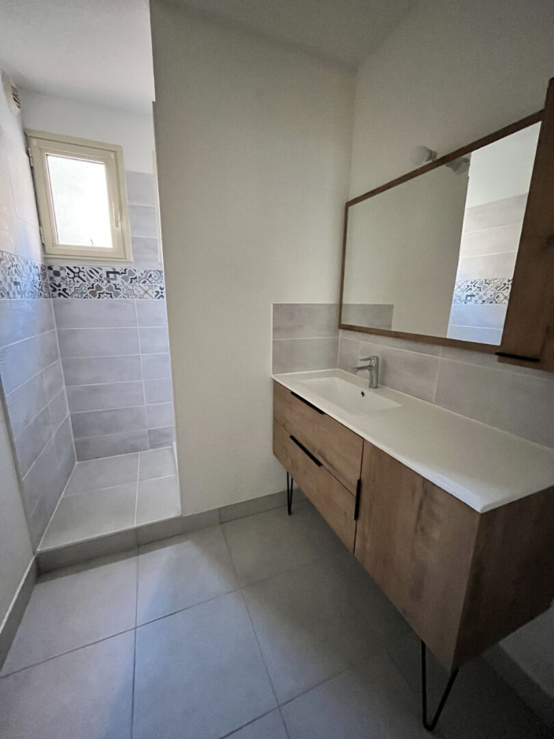 Photo Appartement Narbonne 3 pièce(s) 92 m2 image 4/6