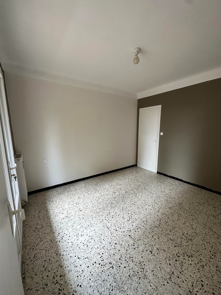 Photo Appartement T4 avec balcon  et parking image 5/6