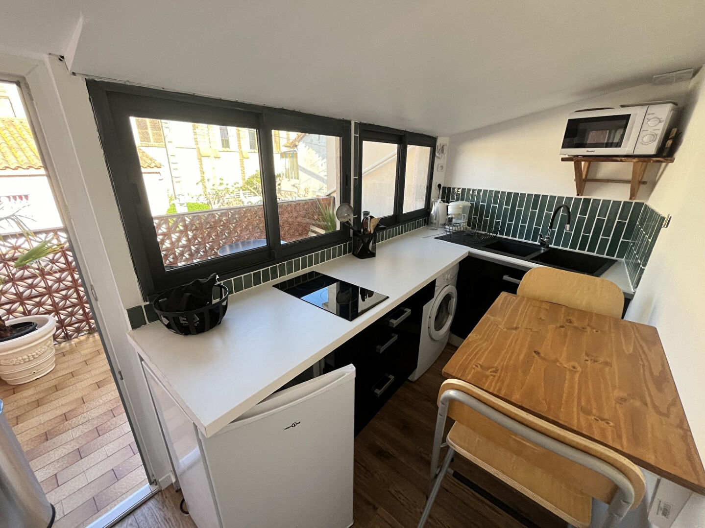 Photo Appartement Narbonne 1 pièce(s)  meublé avec terrasse eau et électricité incluse image 2/6