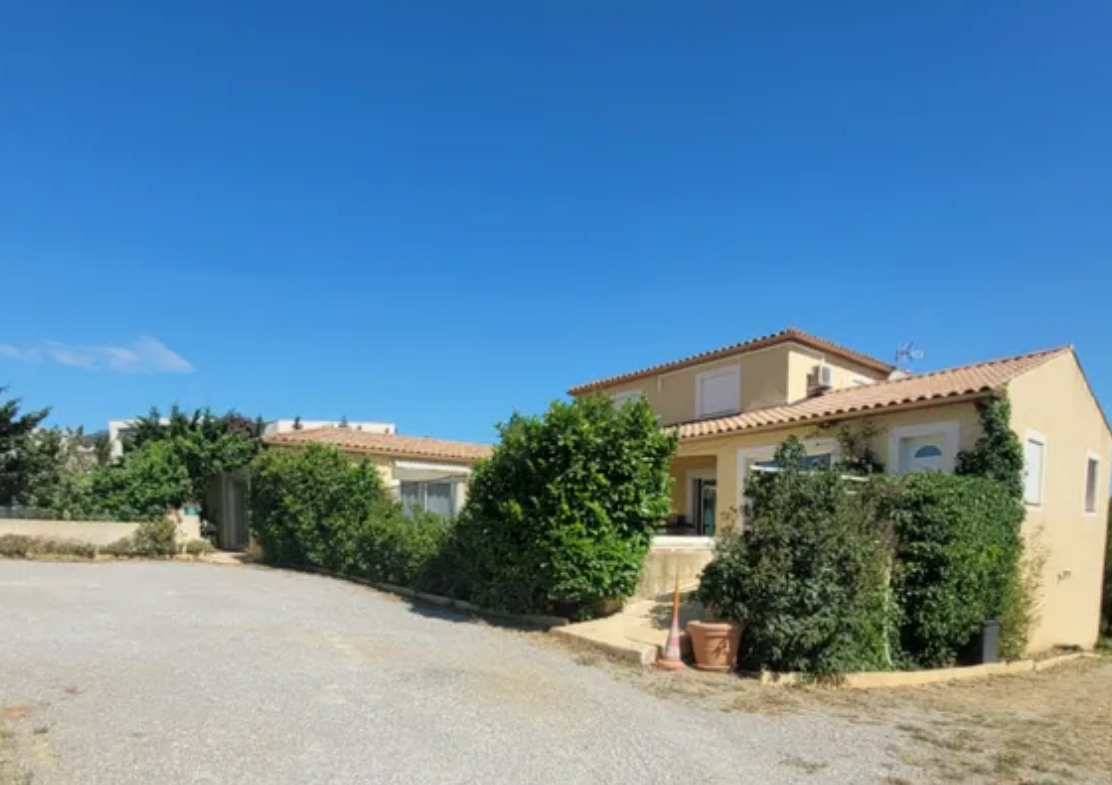 Villa Narbonne 5 pièce(s) 240 m2