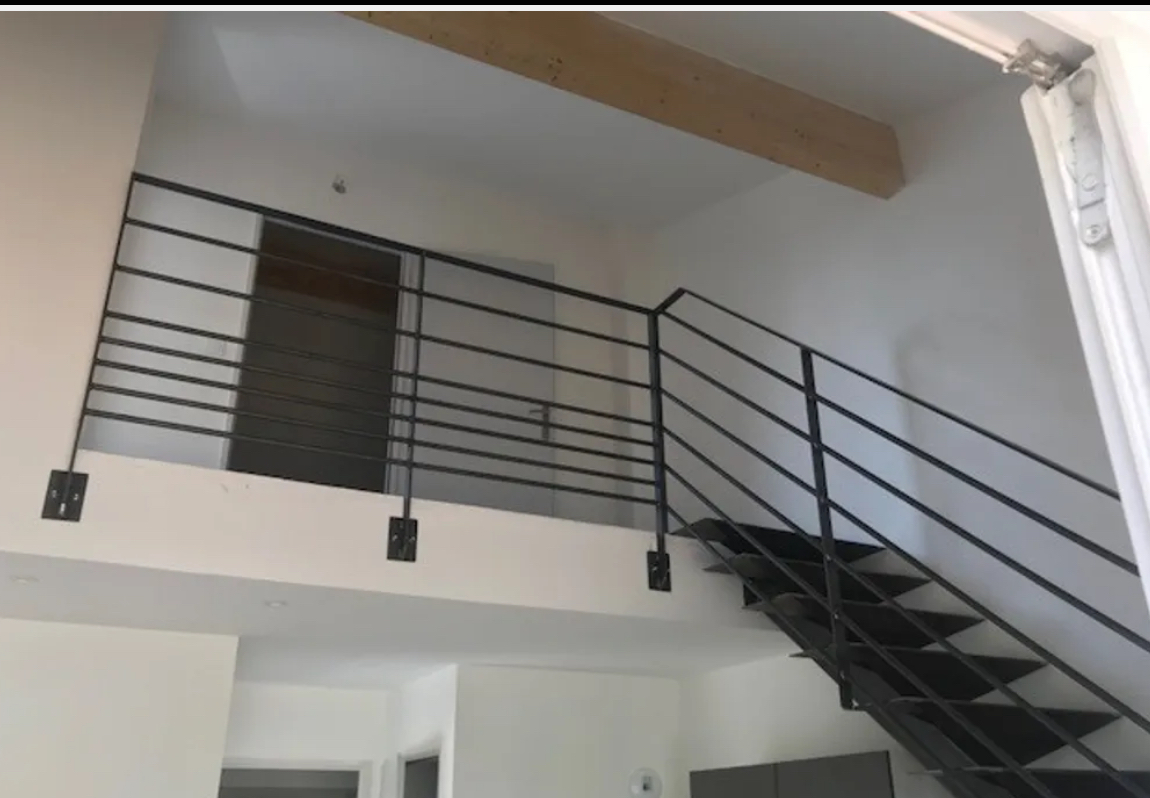 Photo Maison Paraza 4 pièce(s) 80 m2 image 2/3