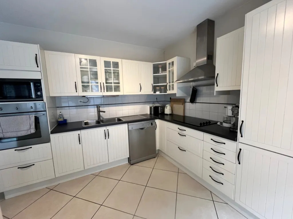 Photo Appartement Narbonne 4 pièce(s) 119 m2 image 6/6