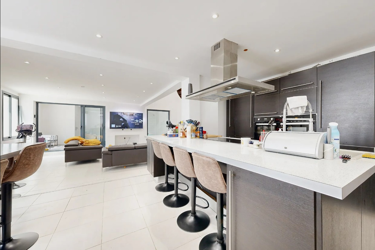 Photo Maison Montseret 6 pièce(s) 196 m2 image 3/5