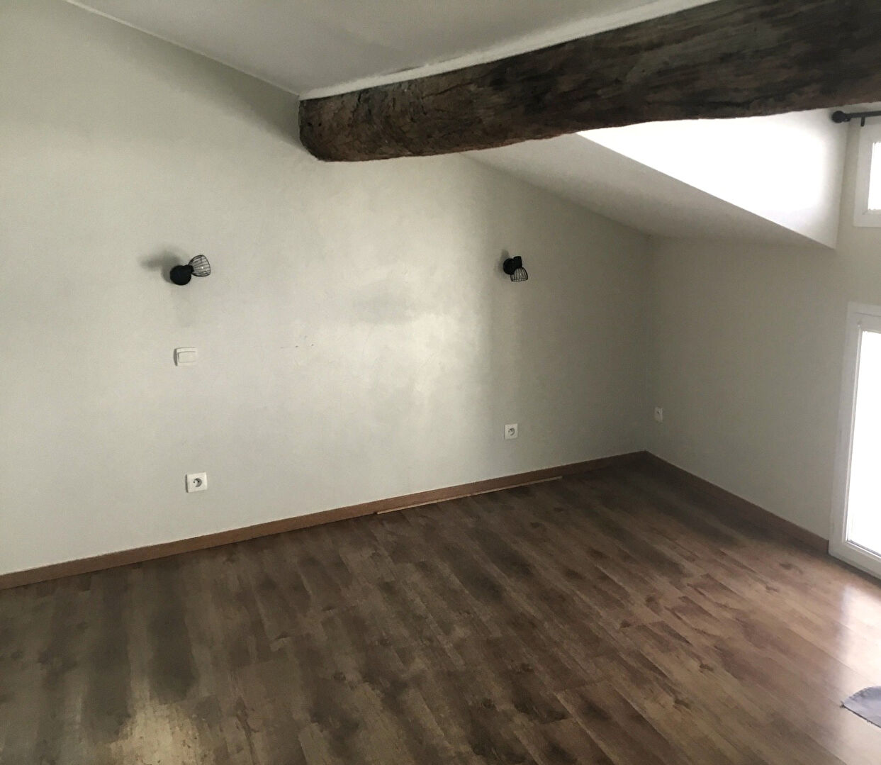 Photo Maison Nevian 3 pièce(s) 90 m2 image 1/6