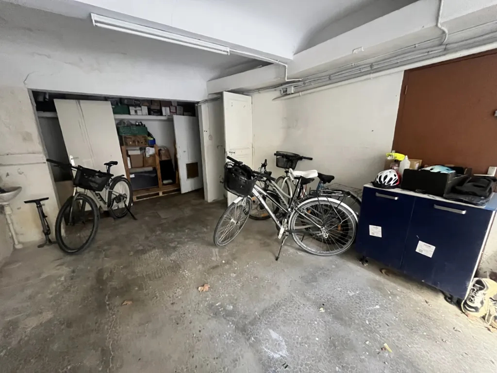Parking / box Narbonne 31 m2