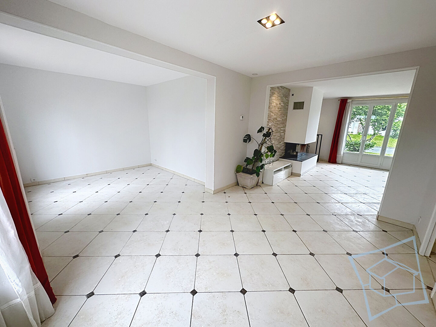 Photo MAISON VOISINS LE BRETONNEUX - 8 pièce(s) - 182.56 m2 image 5/6