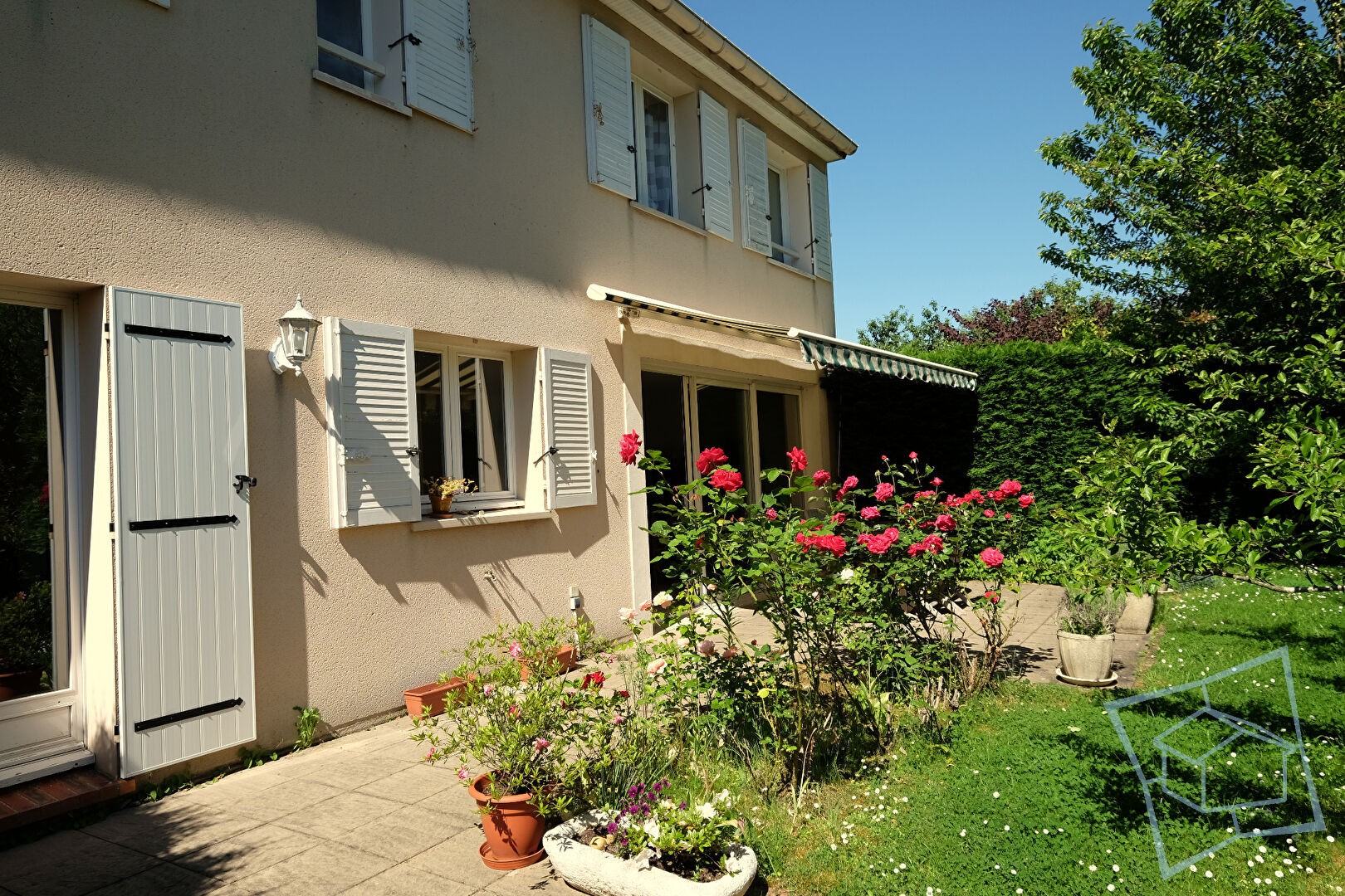 Photo MAISON VOISINS LE BRETONNEUX - 8 pièce(s) - 161.6 m2 image 1/6