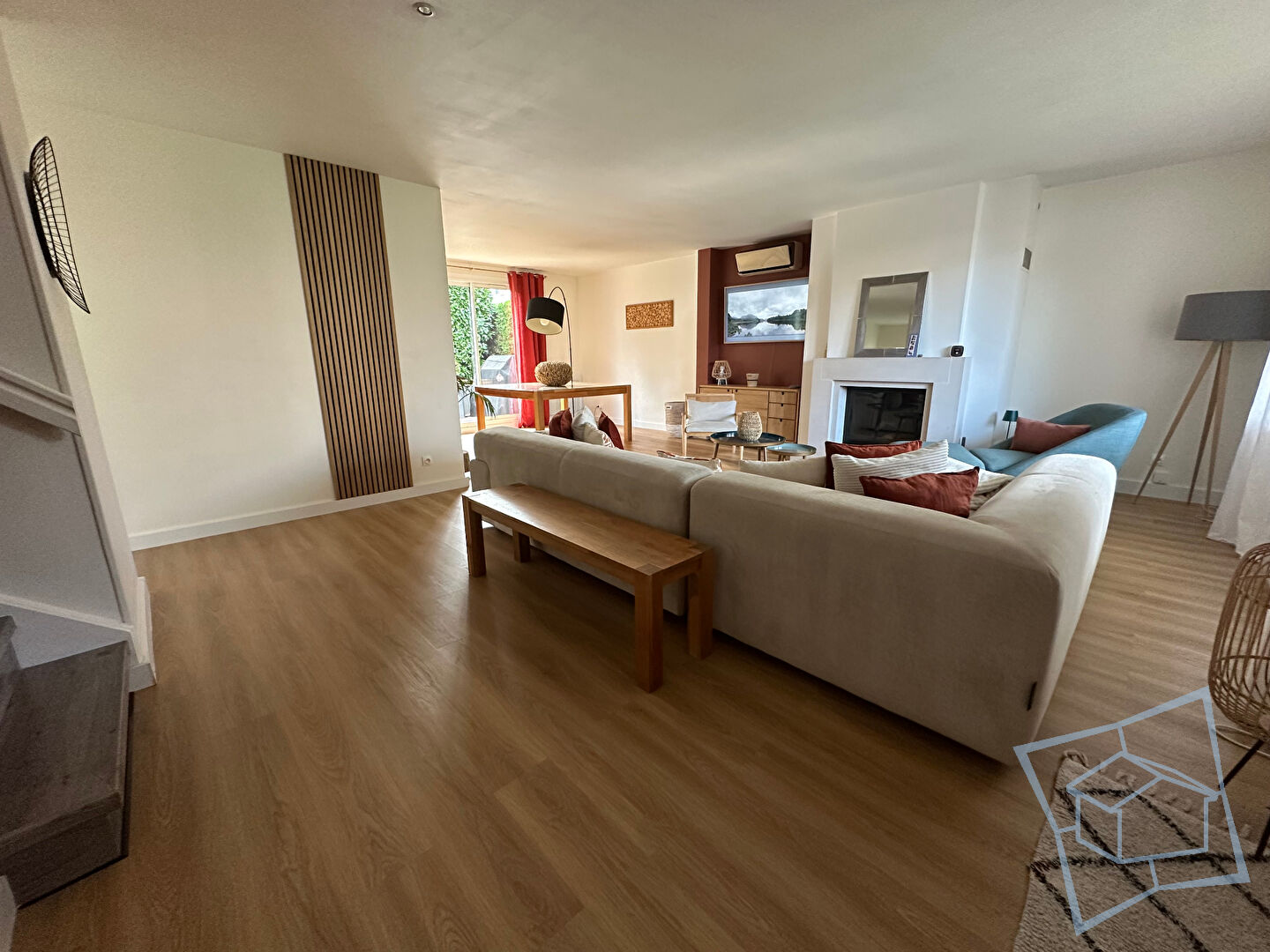 Photo MAISON VOISINS LE BRETONNEUX - 8 pièce(s) - 161.6 m2 image 2/6