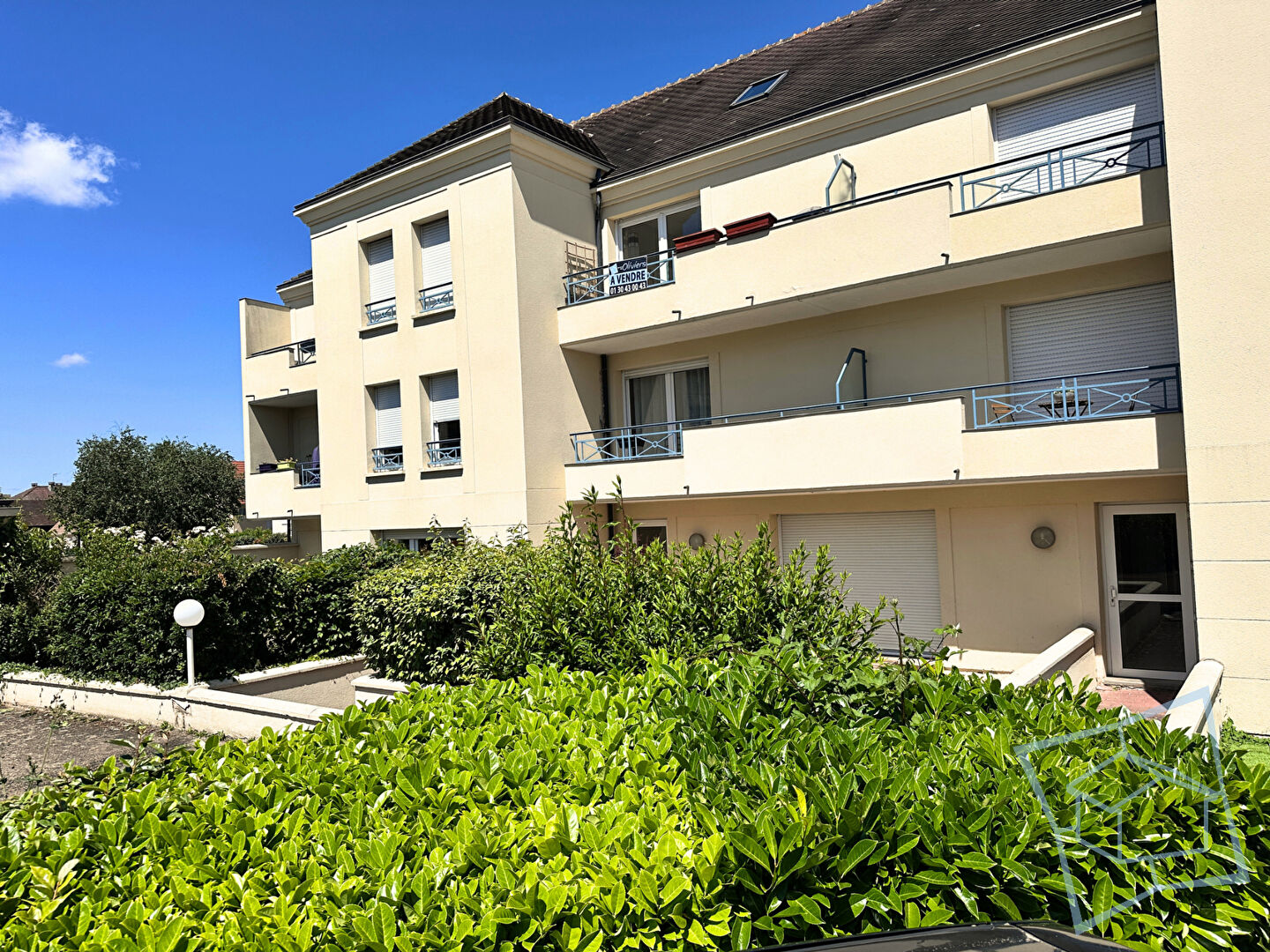 Duplex Voisins Le Bretonneux 4 pièce(s) 70m2 / 89m² utiles