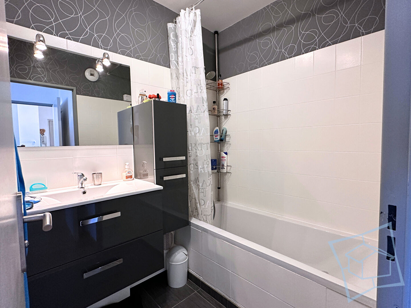 Photo Duplex Voisins Le Bretonneux 4 pièce(s) 70m2 / 89m² utiles image 5/6