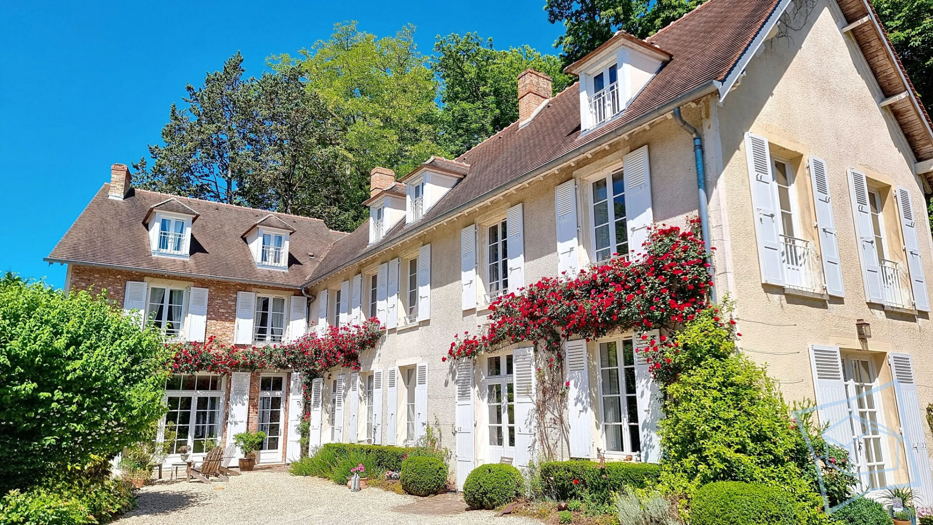 Maison La Celle Les Bordes 11 pièce(s) 312 m2