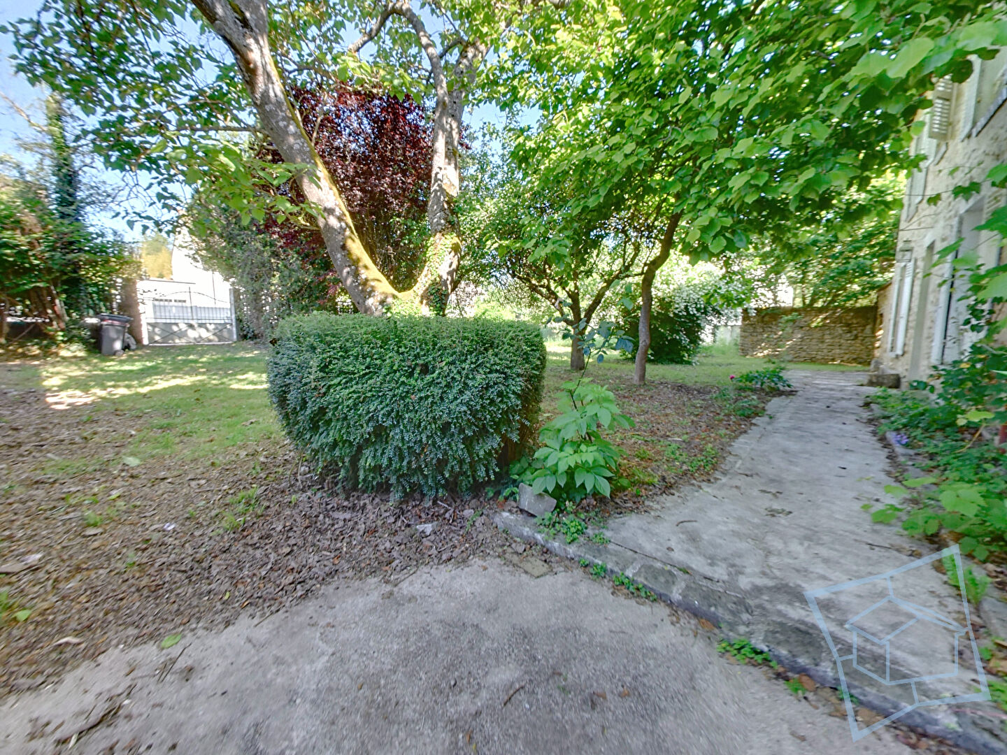 Photo Charmante meulière début XXème avec grange-atelier image 3/6