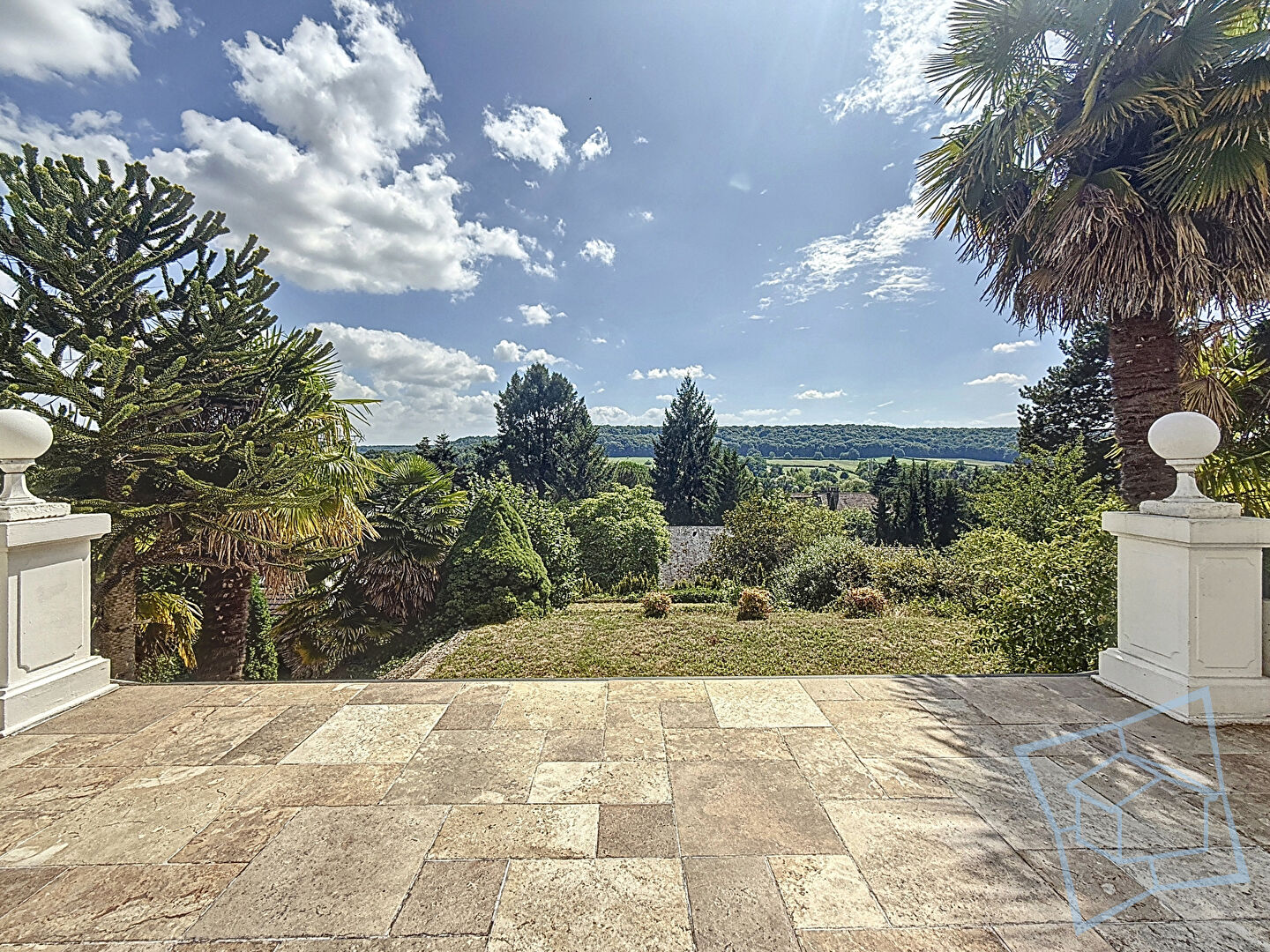 Photo Propriété bourgeoise et maison de gardien image 2/6