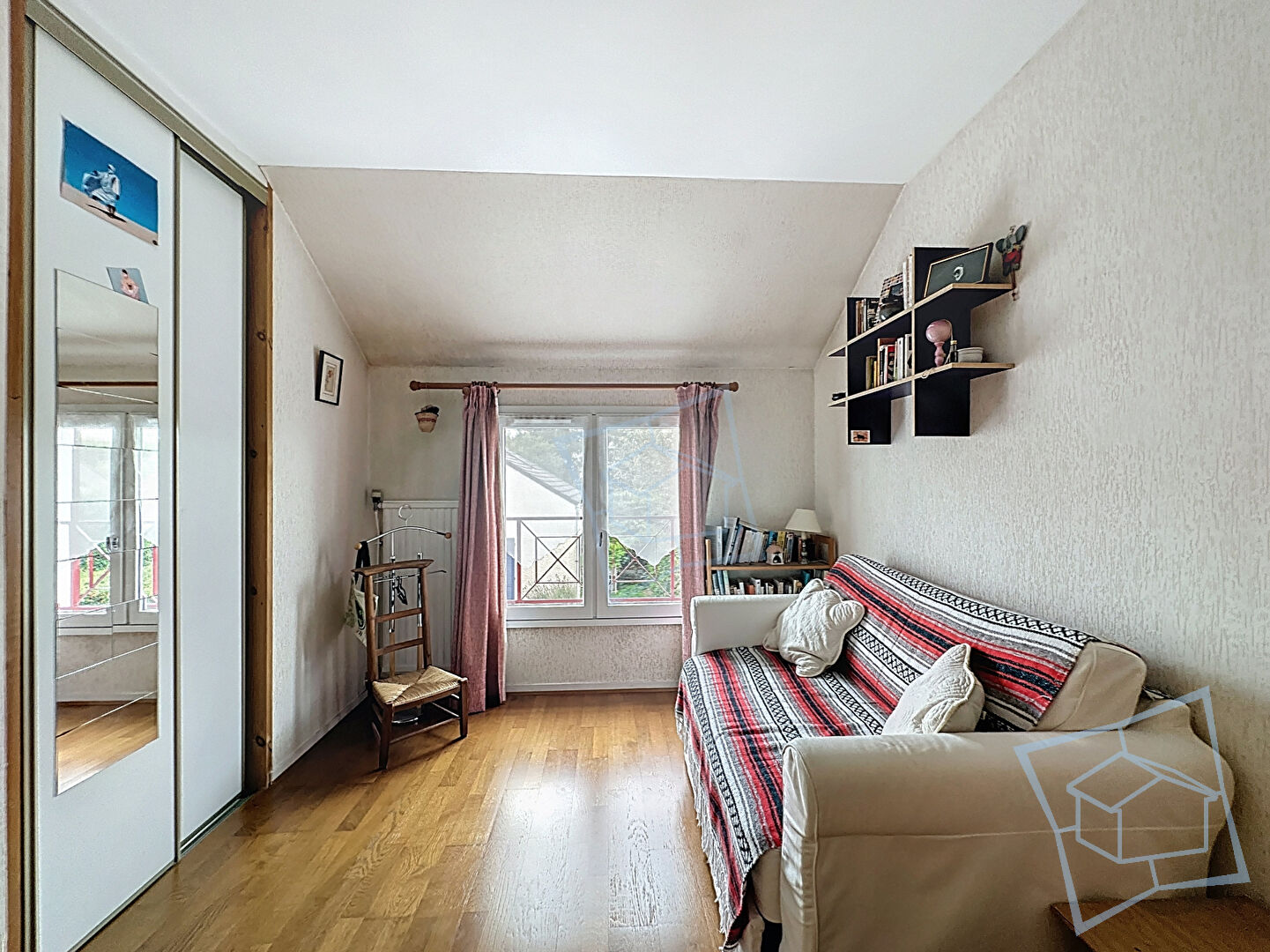 Photo Maison Voisins Le Bretonneux 5 pièce(s) 103 m2 image 6/6