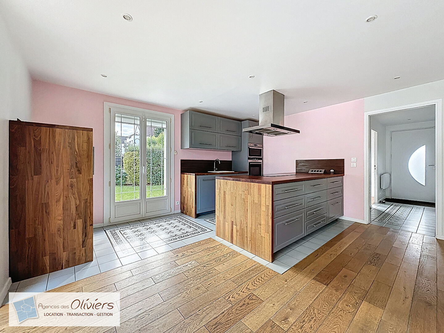 Photo Maison VOISINS -LE-BRETONNEUX 7 pièces 135 M² image 2/6