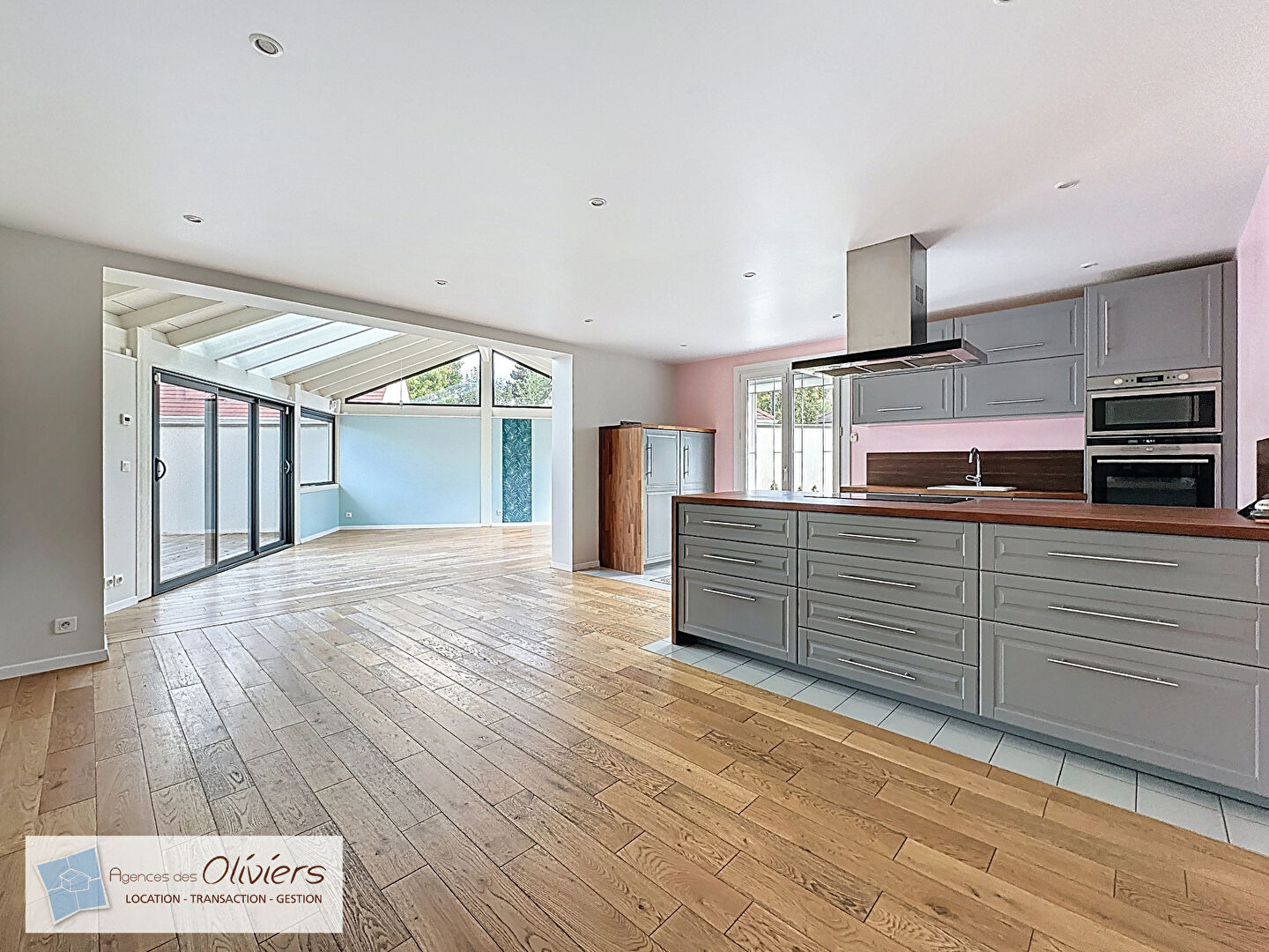 Photo Maison VOISINS -LE-BRETONNEUX 7 pièces 135 M² image 3/6