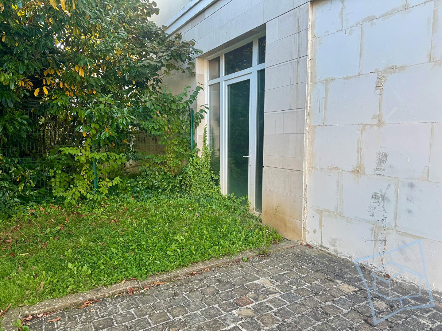 Photo Local Voisins Le Bretonneux 1 pièce(s) 48 m2 image 2/5